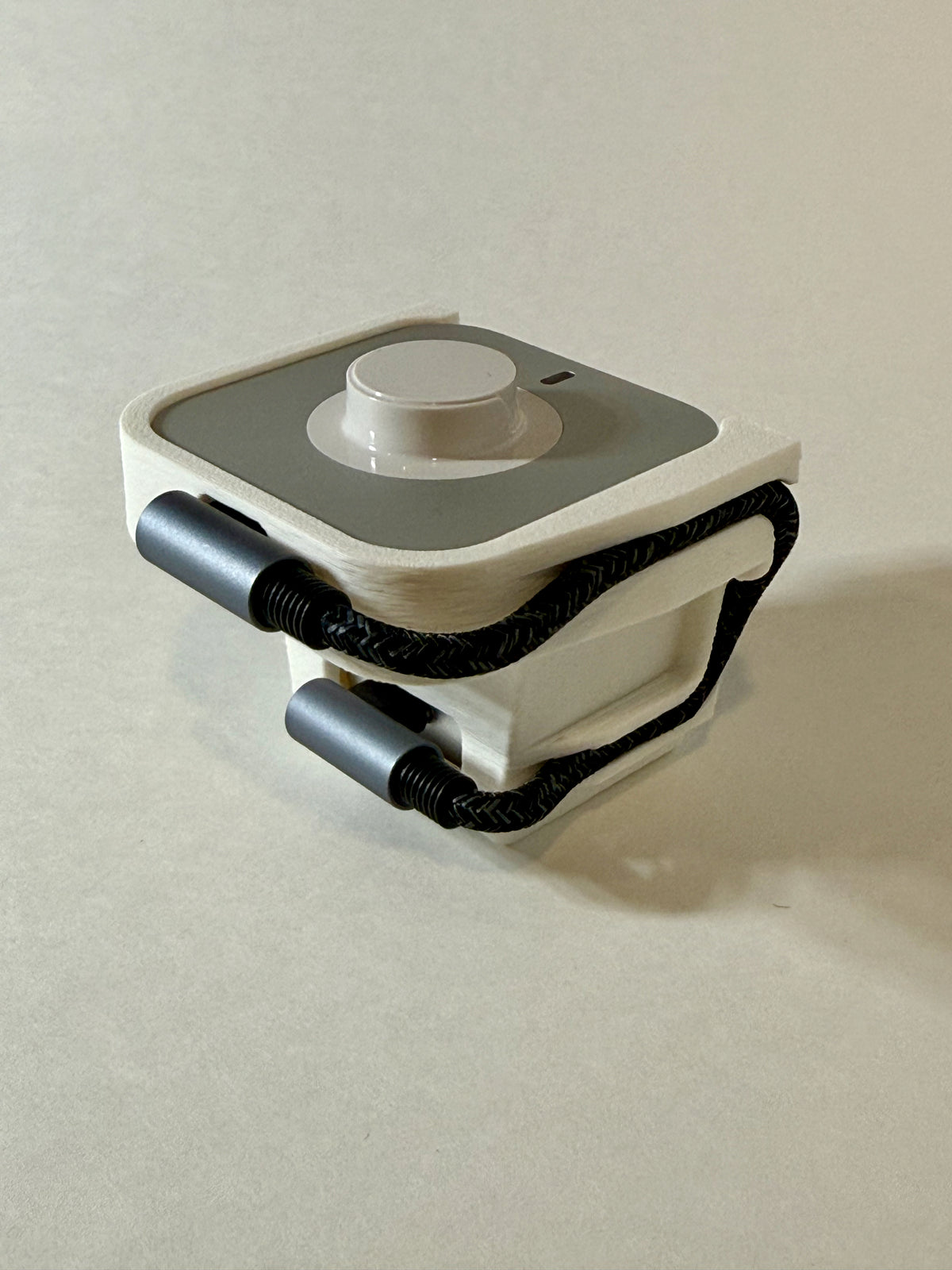 Oura Ring 4 & 5 Charging Dock — Vertical Outlet