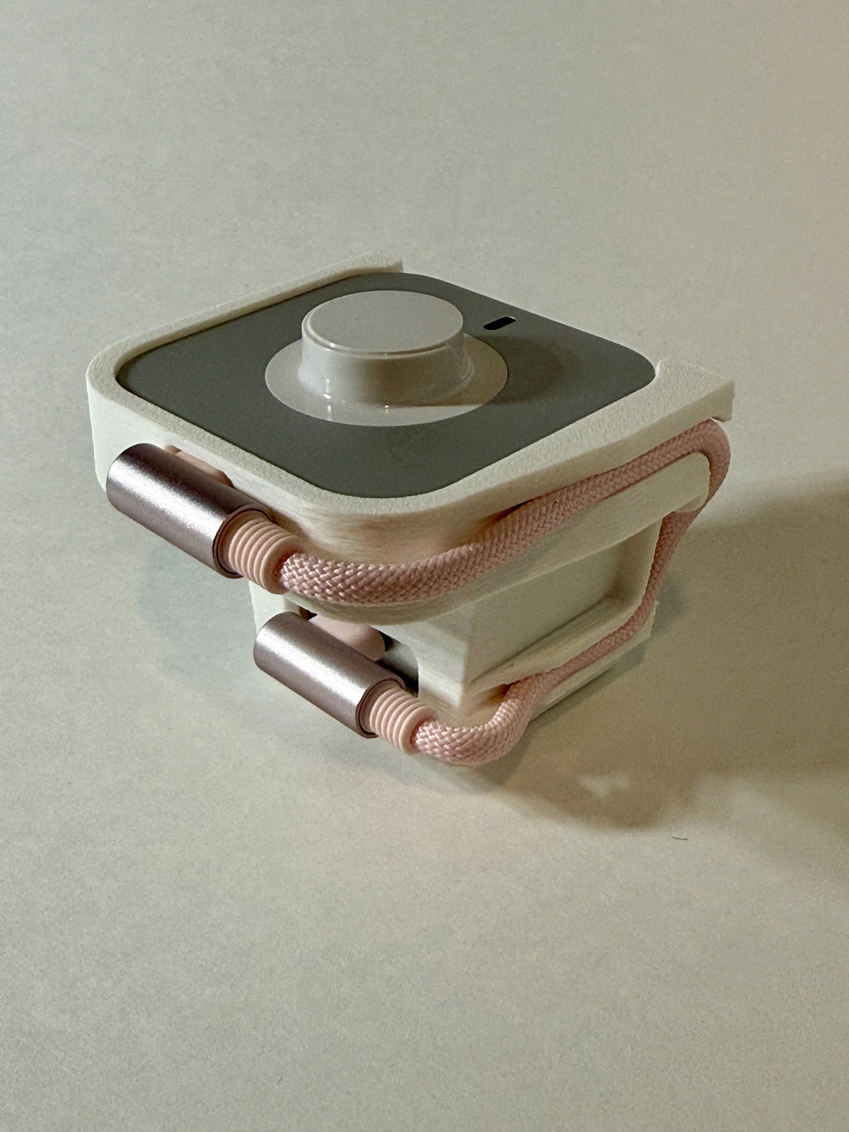 Oura Ring 4 & 5 Charging Dock — Vertical Outlet