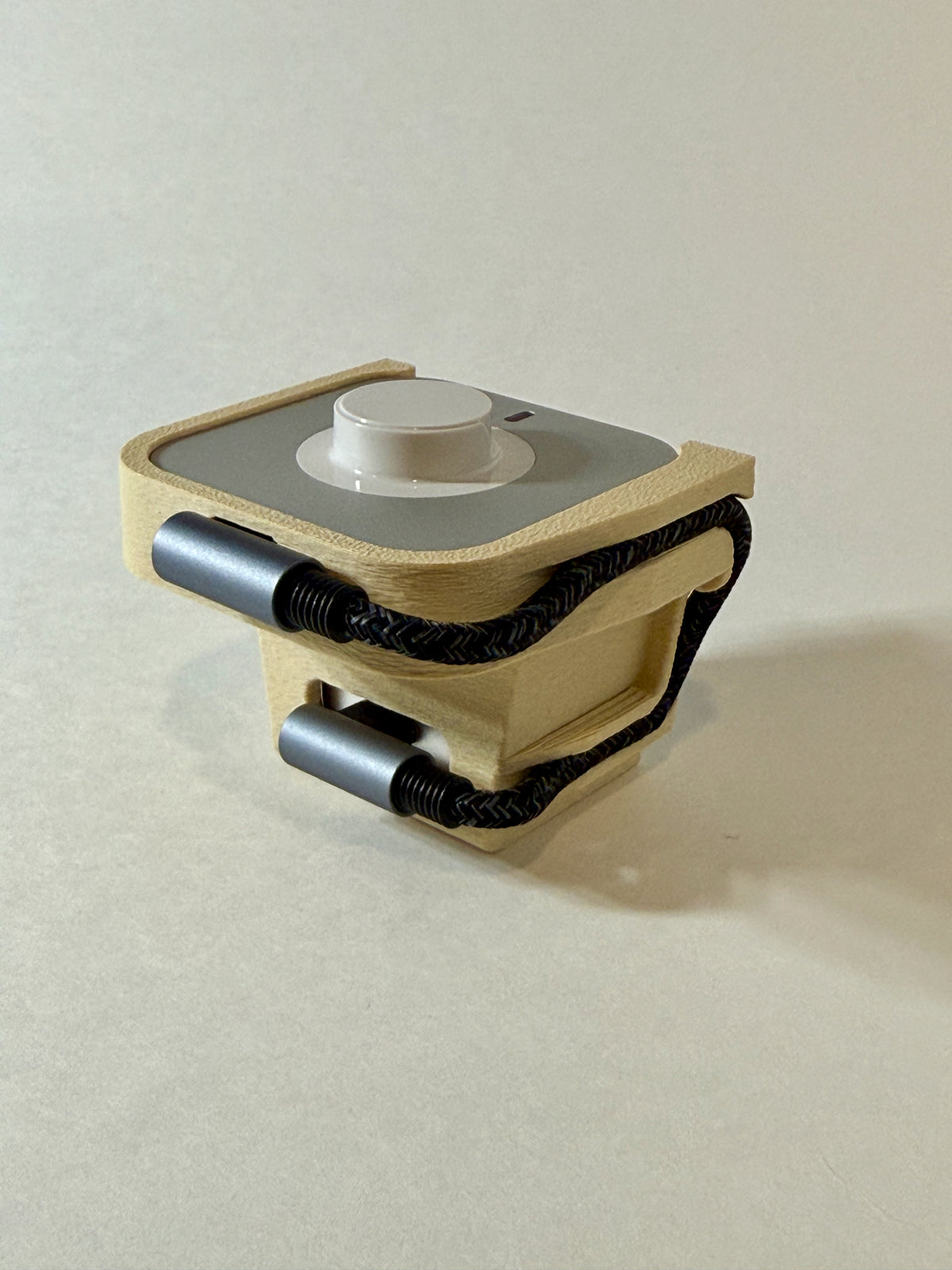 Oura Ring 4 & 5 Charging Dock — Vertical Outlet