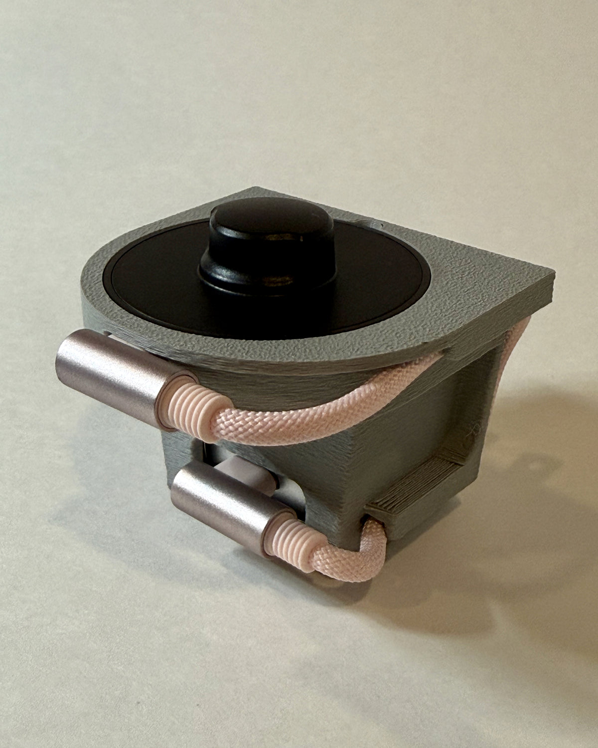 Oura Ring 3 Charging Dock — Vertical Outlet