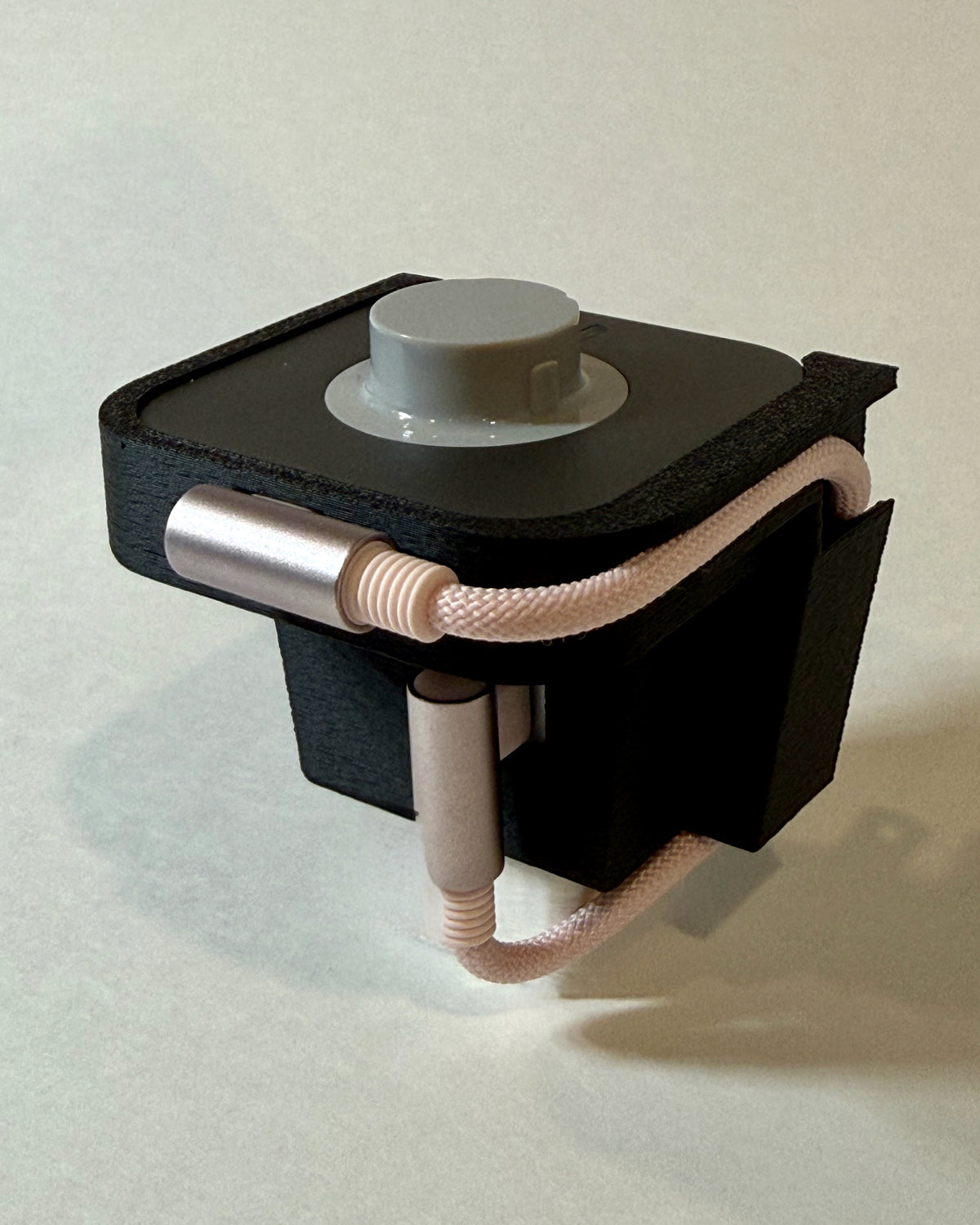 Oura Ring 4 & 5 Charging Dock — Horizontal Outlet
