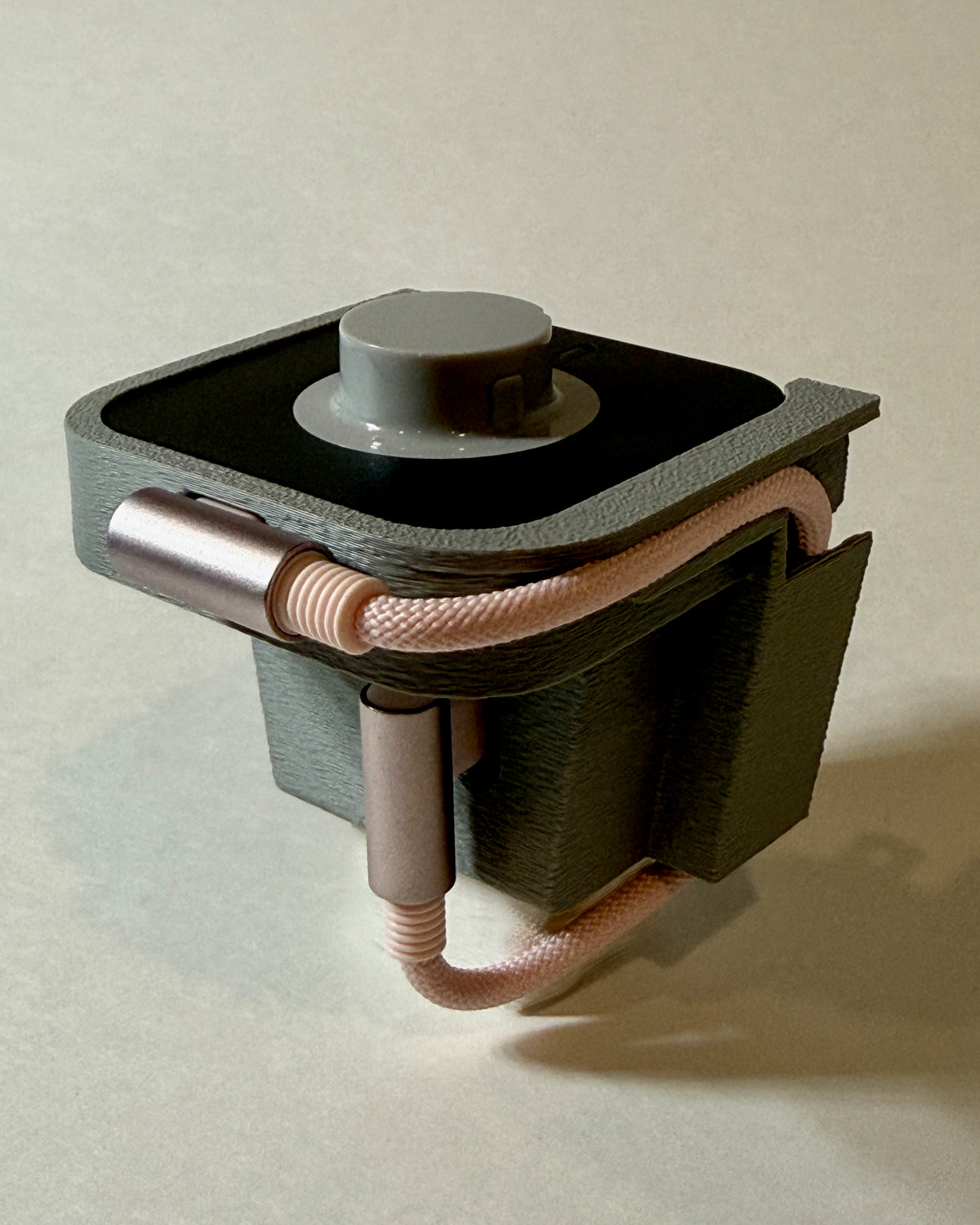 Oura Ring 4 & 5 Charging Dock — Horizontal Outlet