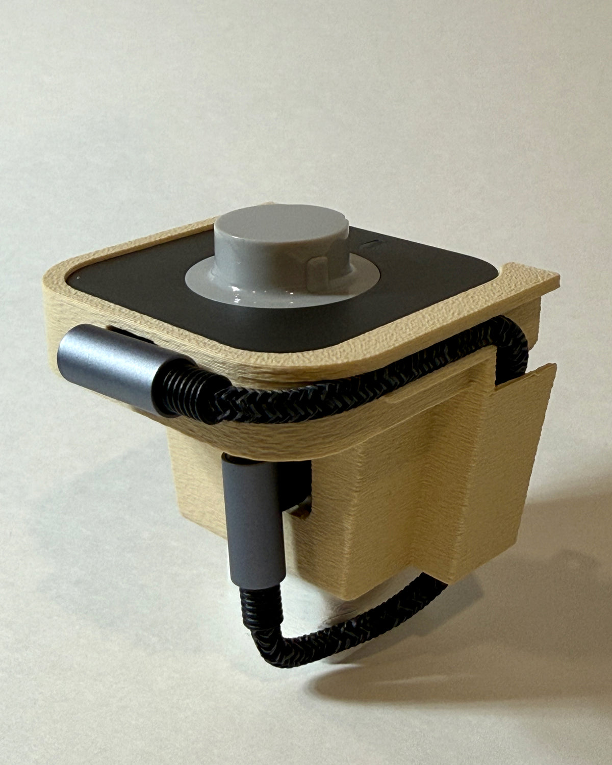 Oura Ring 4 & 5 Charging Dock — Horizontal Outlet