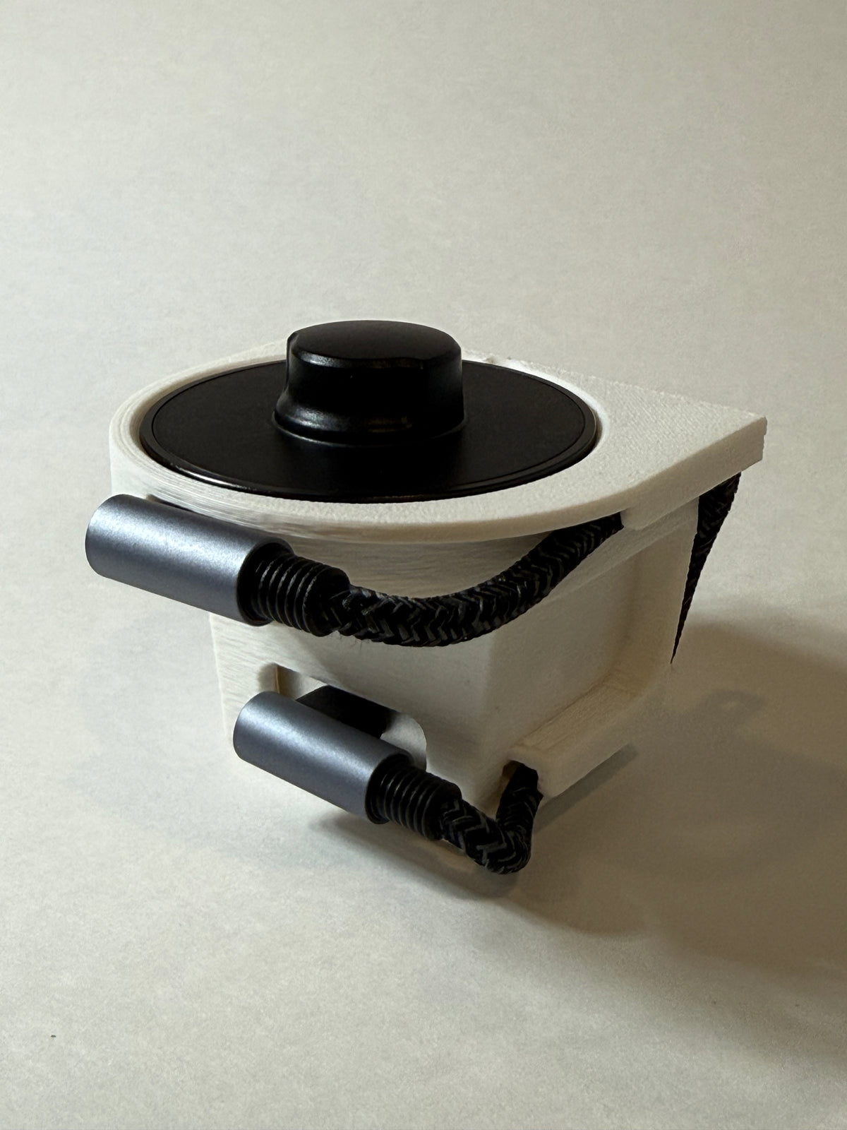 Oura Ring 3 Charging Dock — Vertical Outlet