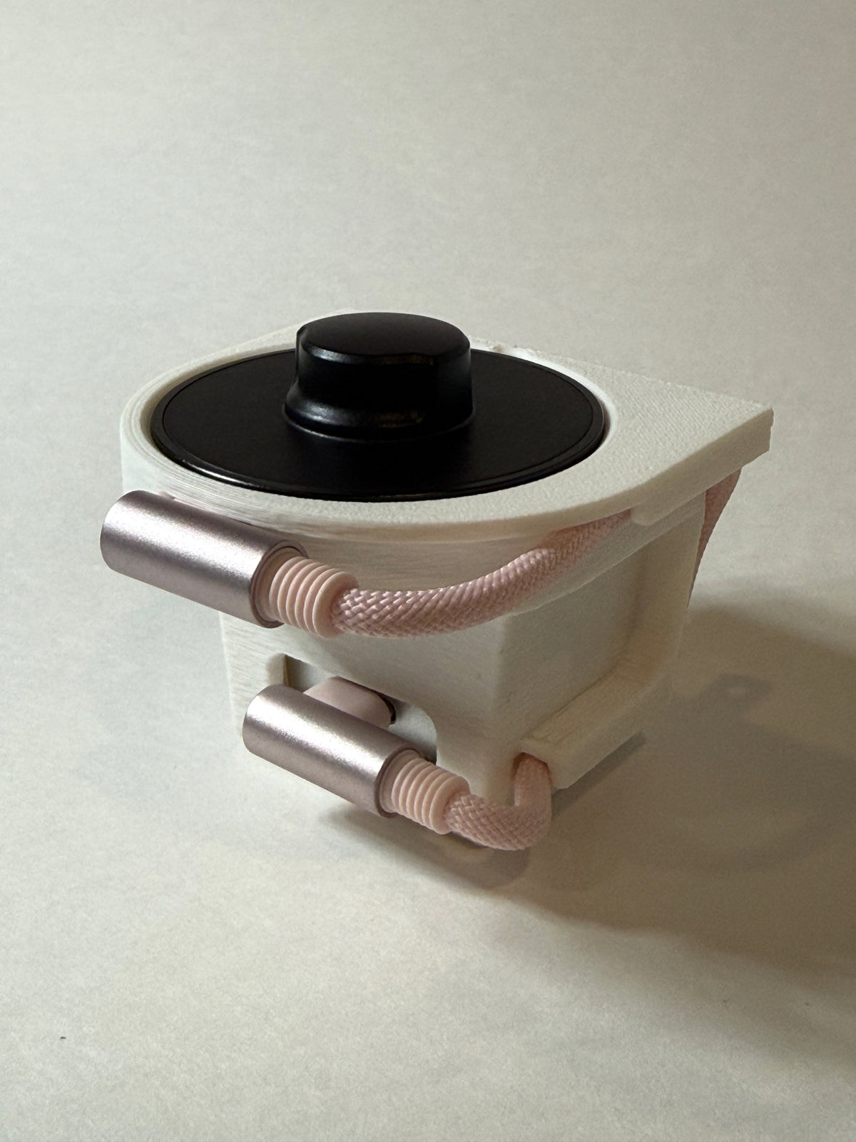 Oura Ring 3 Charging Dock — Vertical Outlet